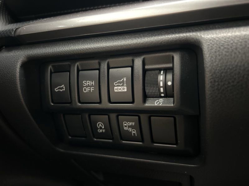 Used 2021 Subaru Forester Premium AWD/4WD image 23