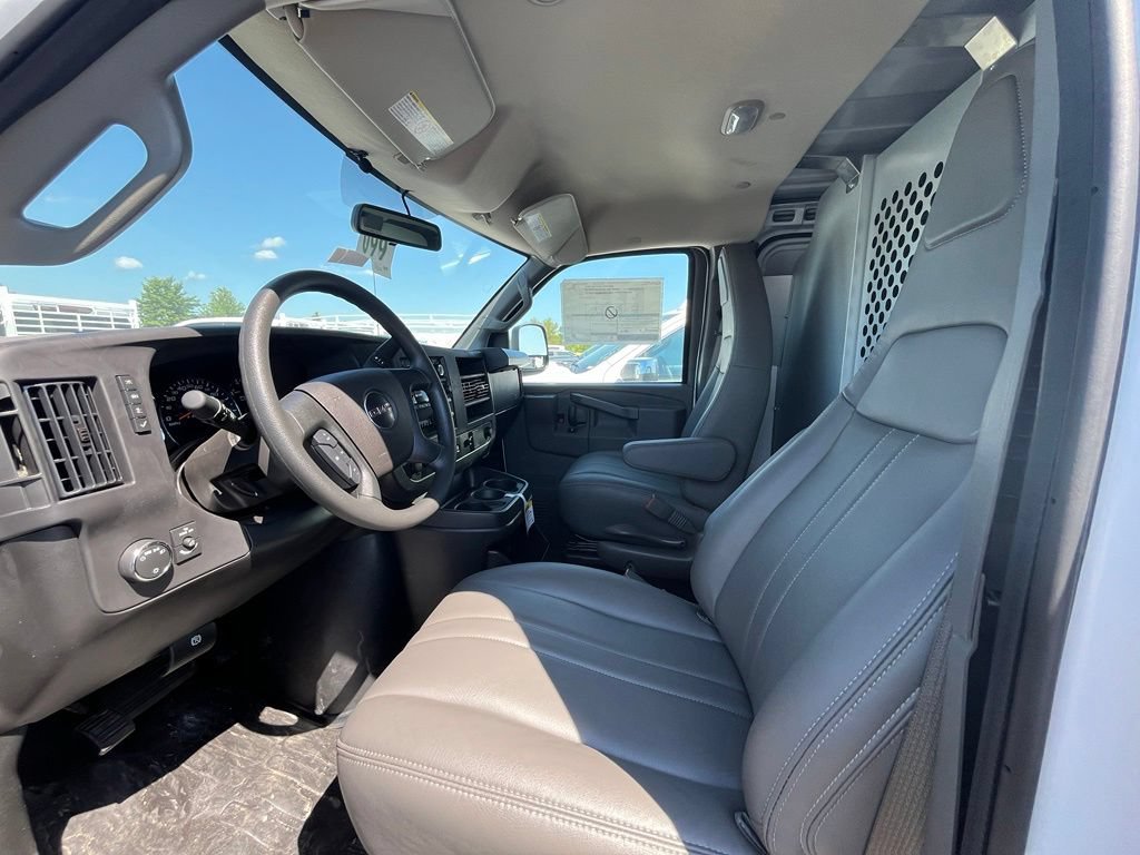 New 2025 GMC Savana 2500 w/ Driver Convenience Package RWD image 14