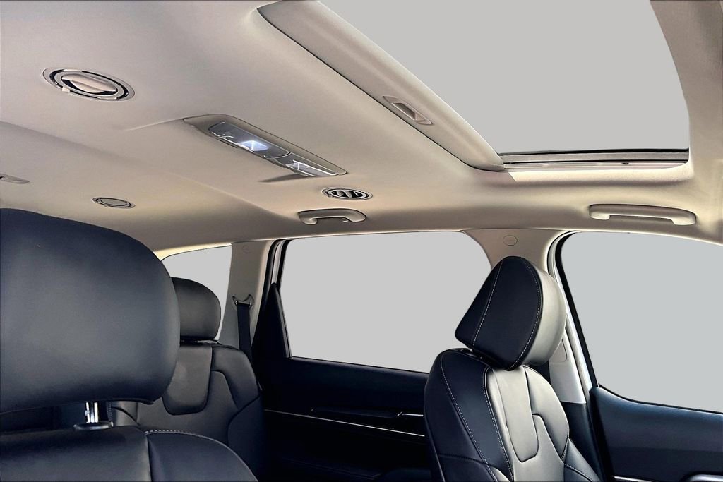 Used 2025 Kia Telluride S AWD/4WD image 28