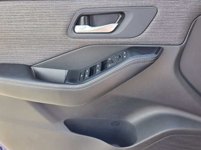 Used 2023 Nissan Rogue SV FWD image 28