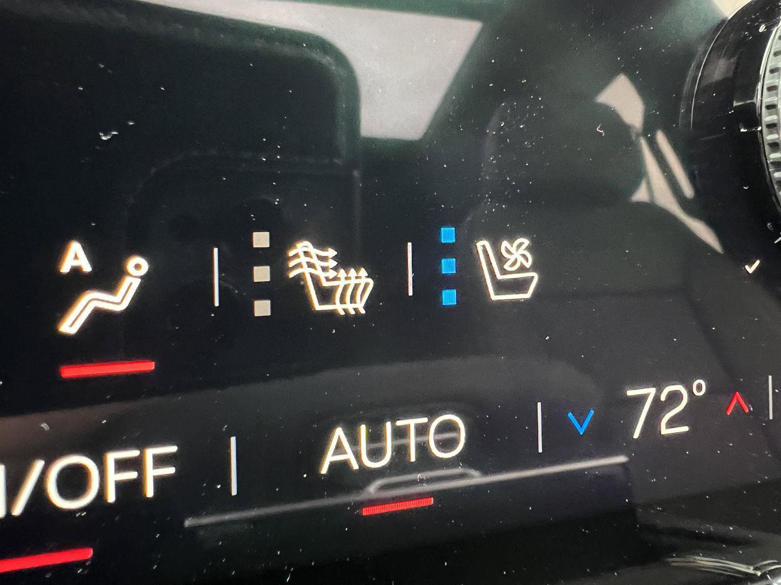 New 2026 GMC Yukon Denali AWD/4WD image 32