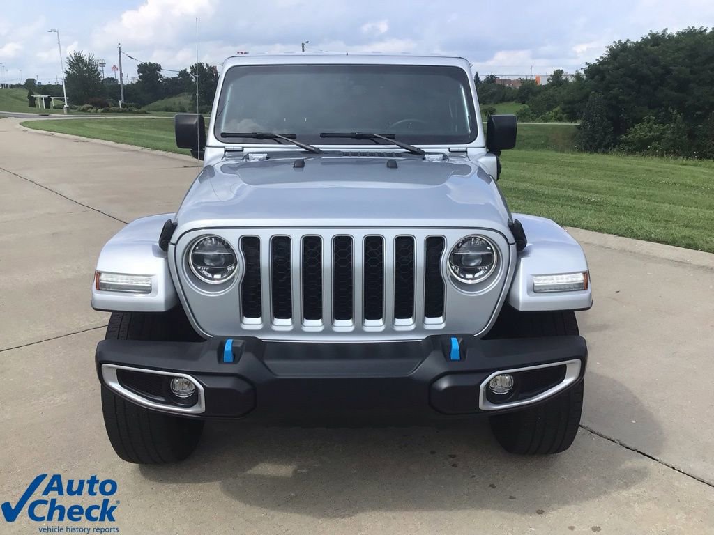Used 2022 Jeep Wrangler Unlimited Sahara w/ Cold Weather Group image 2