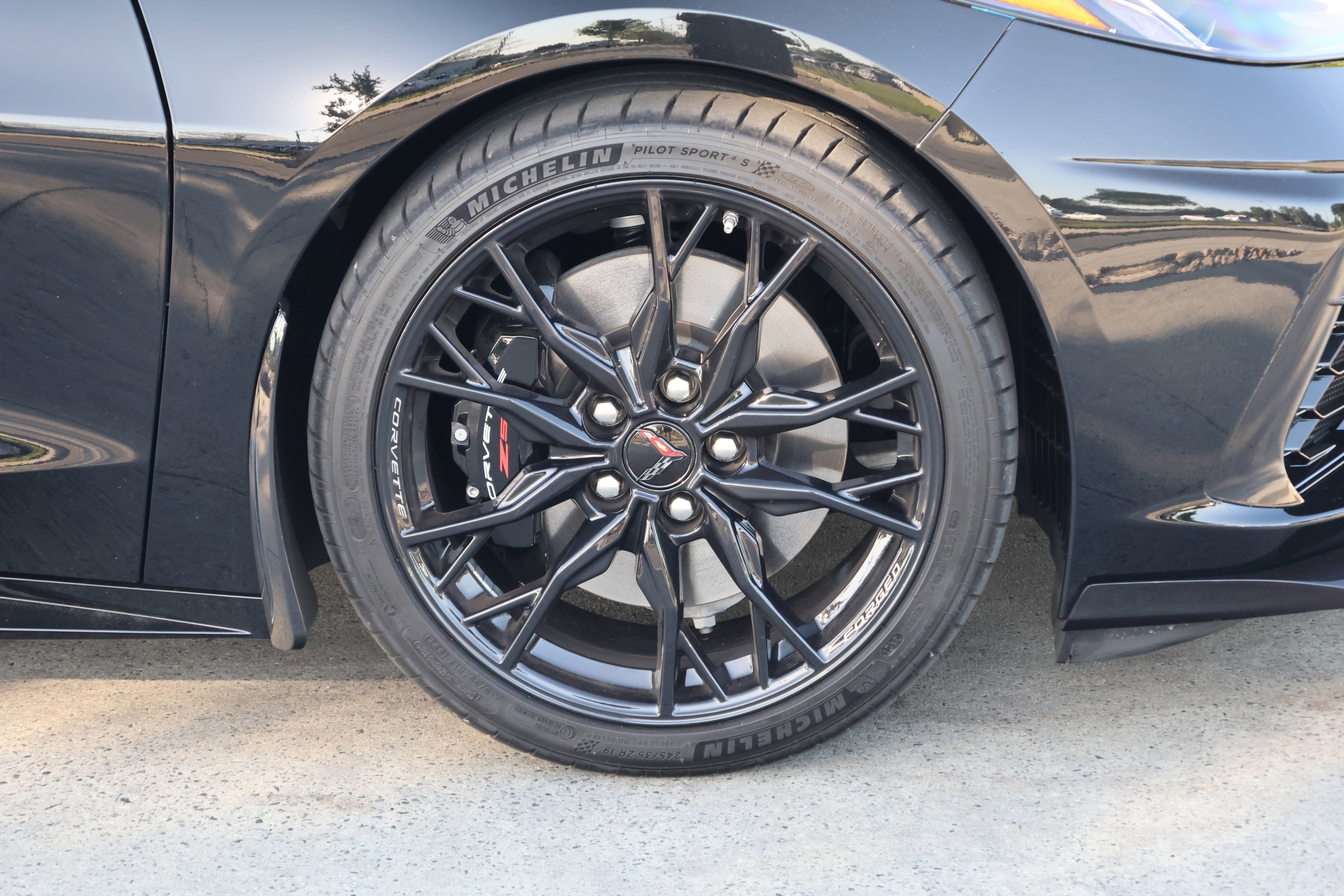 Used 2025 Chevrolet Corvette Stingray Premium Conv w/ Z51 Performance Package RWD image 11