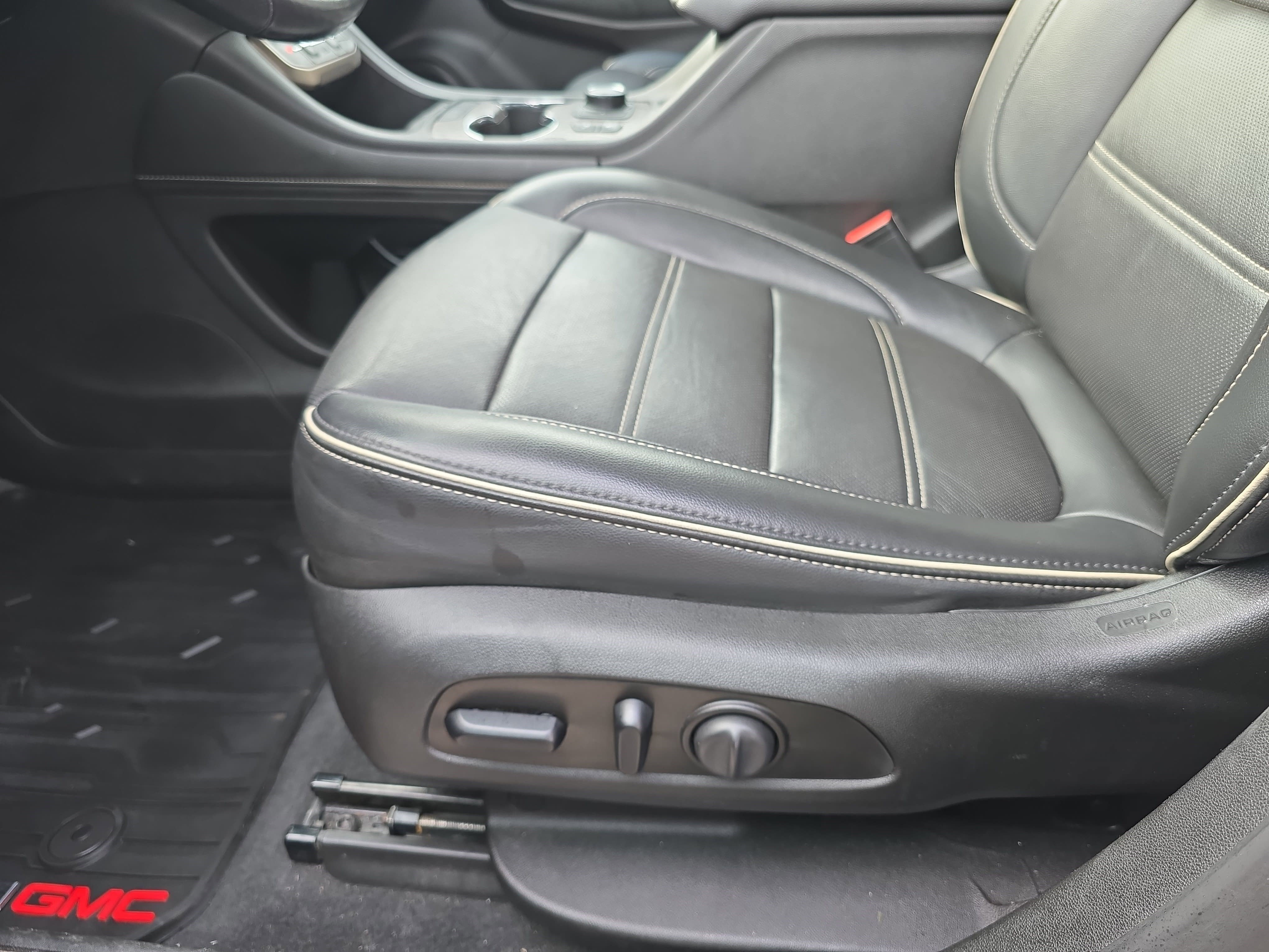 Used 2021 GMC Acadia Denali w/ Trailering Package image 32