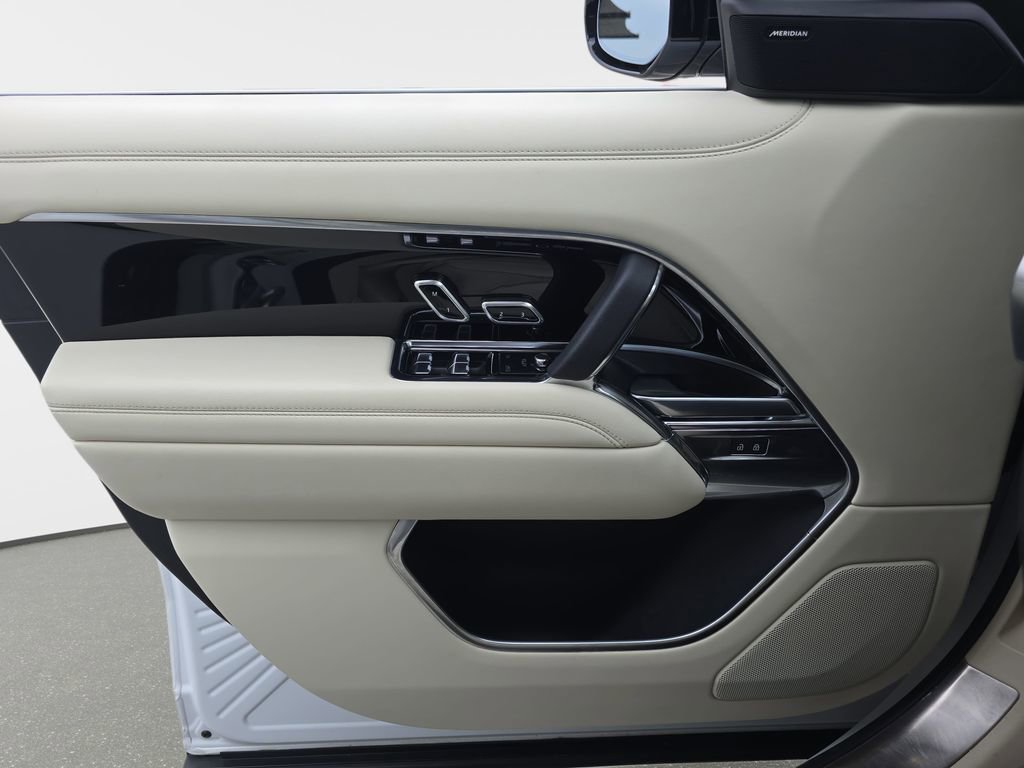 Certified 2023 Land Rover Range Rover SE image 28