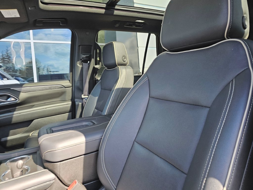 Used 2022 GMC Yukon SLT w/ SLT Luxury Package AWD/4WD image 24