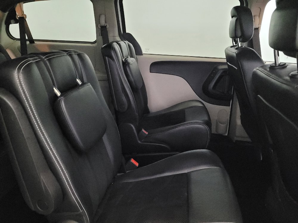 Used 2018 Dodge Grand Caravan SXT FWD image 19