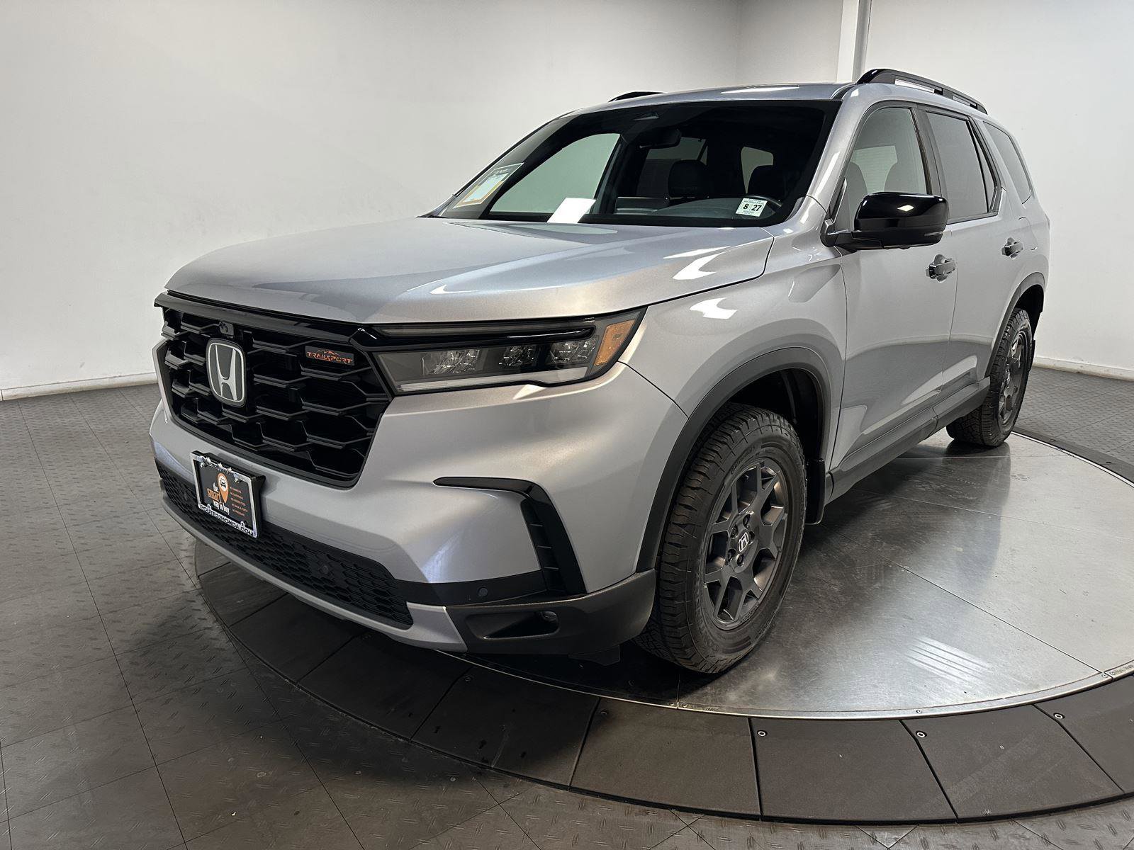 Used 2023 Honda Pilot TrailSport image 6