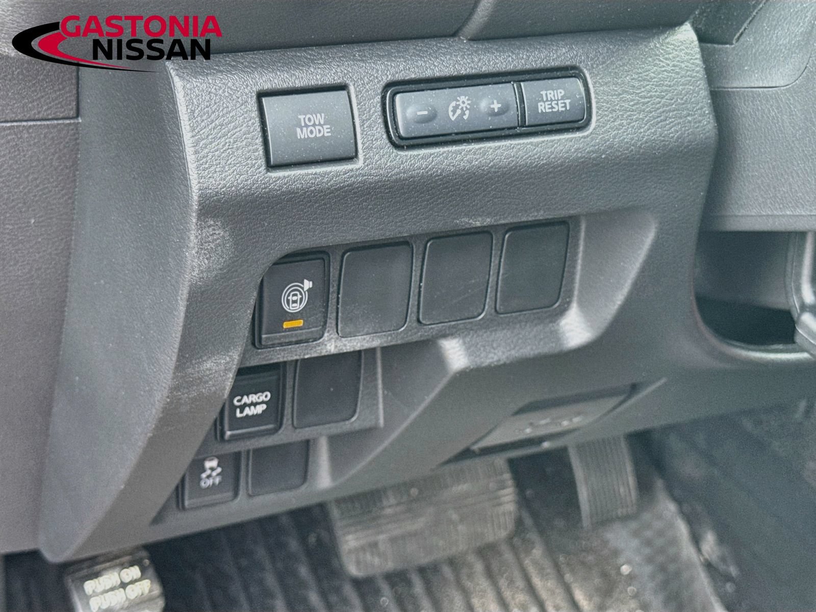 Used 2025 Nissan Frontier Pro-X RWD image 13