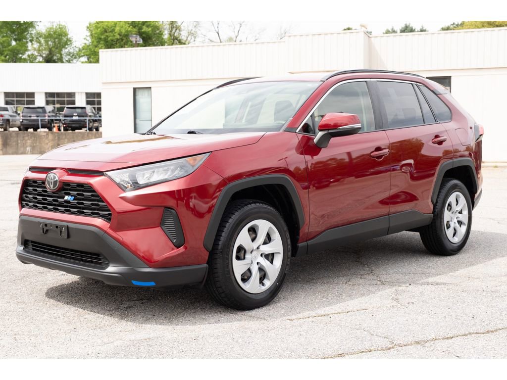 Used 2019 Toyota RAV4 LE image 4
