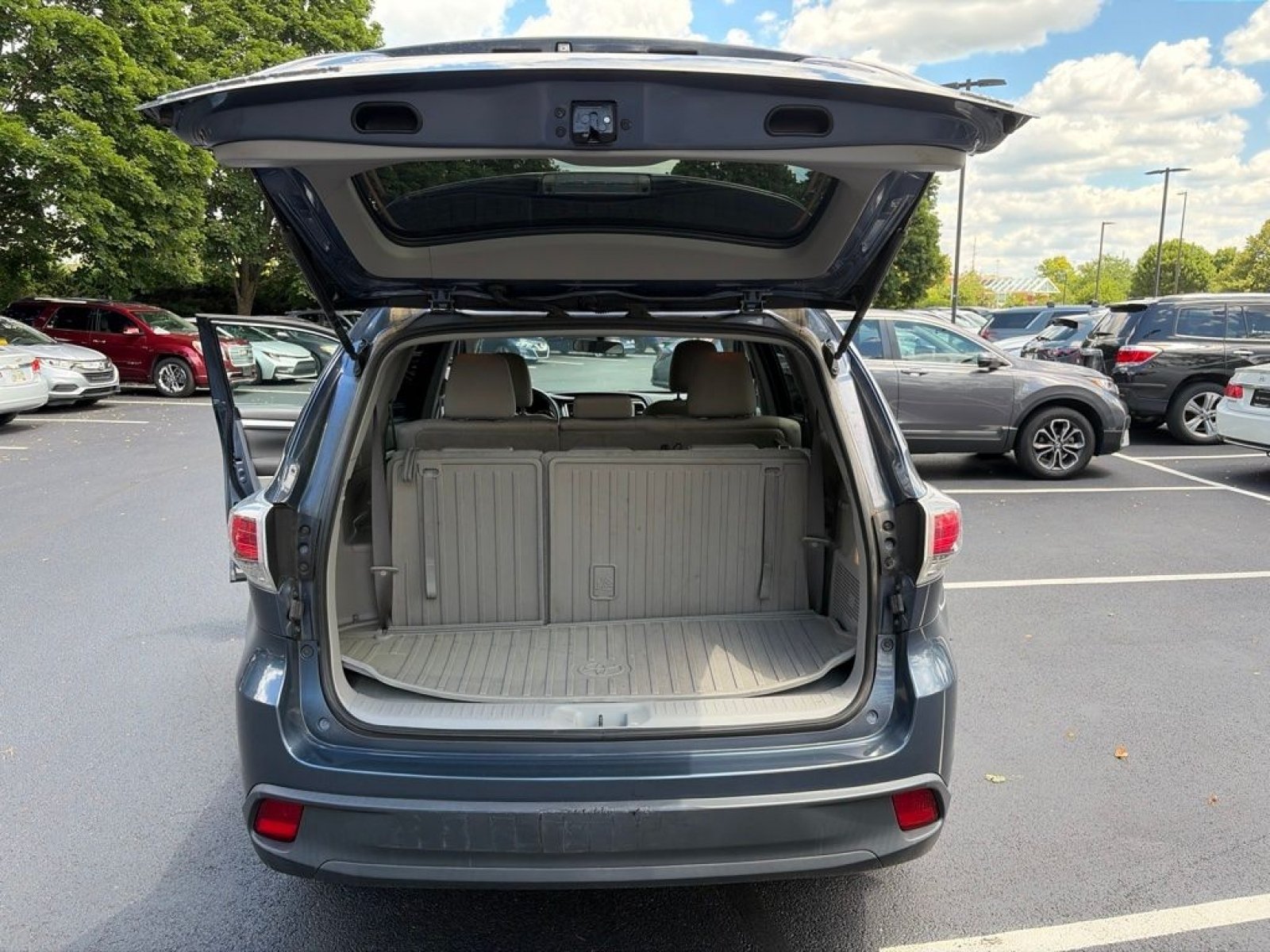 Used 2016 Toyota Highlander LE AWD/4WD image 26