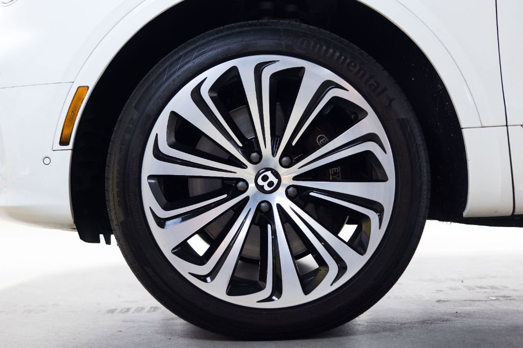Used 2022 Bentley Bentayga image 39