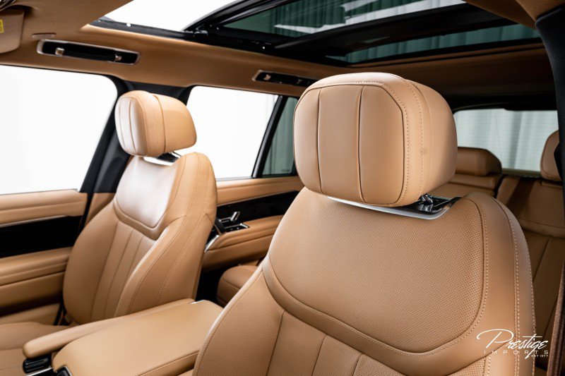 Used 2025 Land Rover Range Rover SE image 28