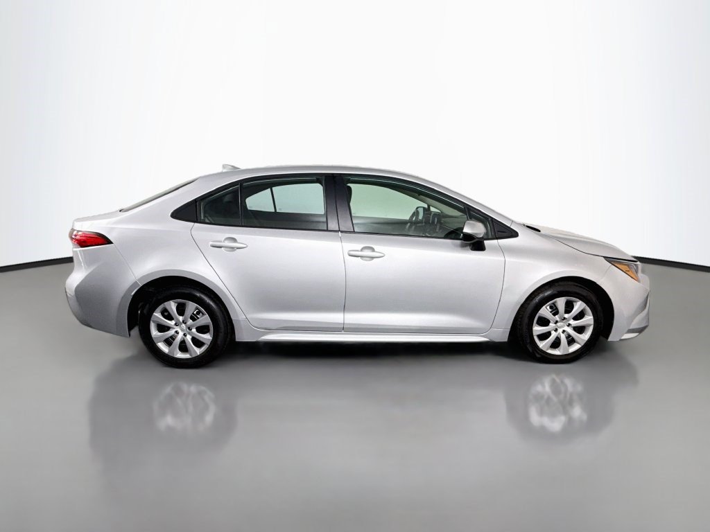 Used 2025 Toyota Corolla LE FWD image 11
