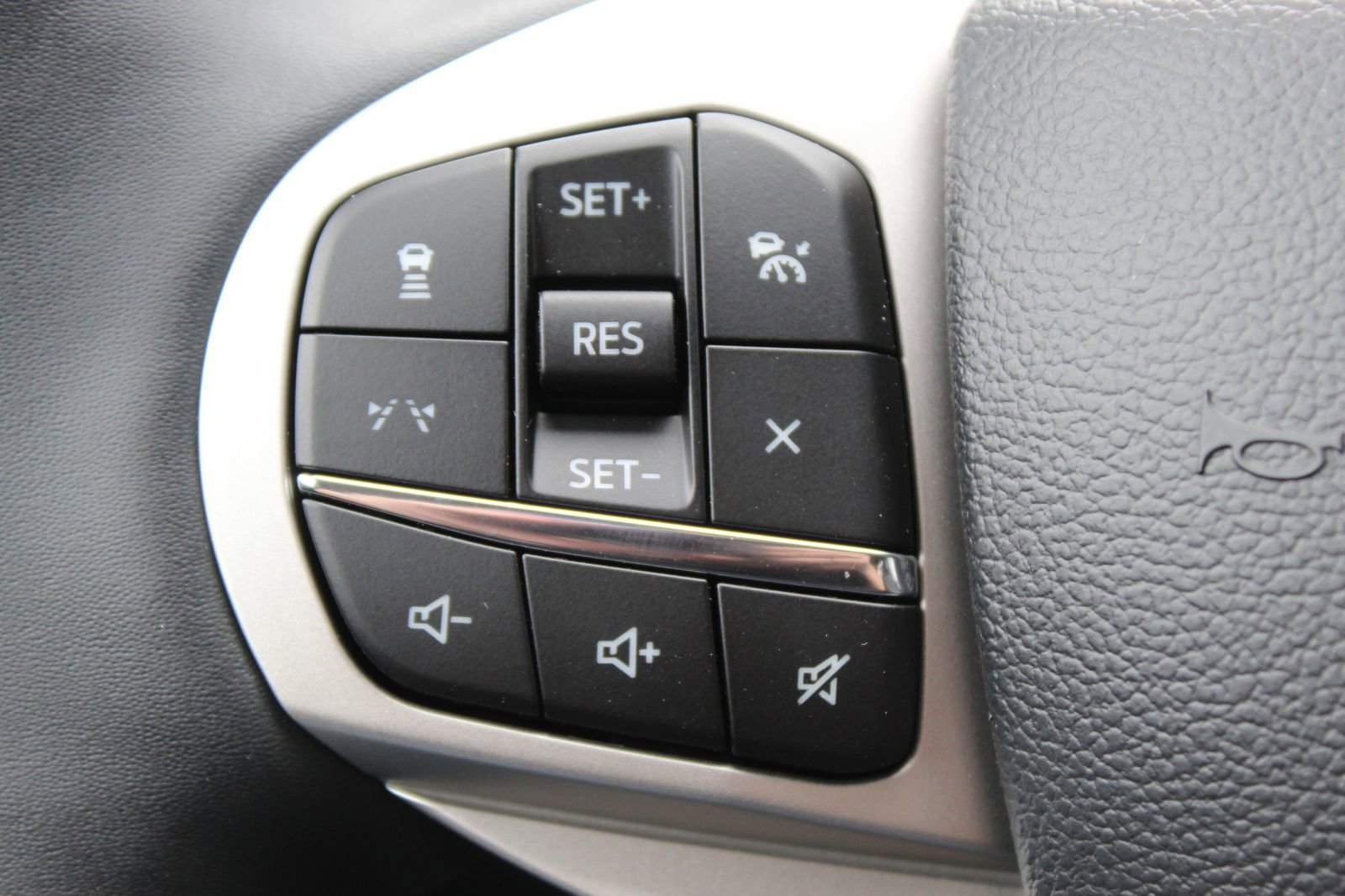 New 2026 Ford Explorer Active image 24