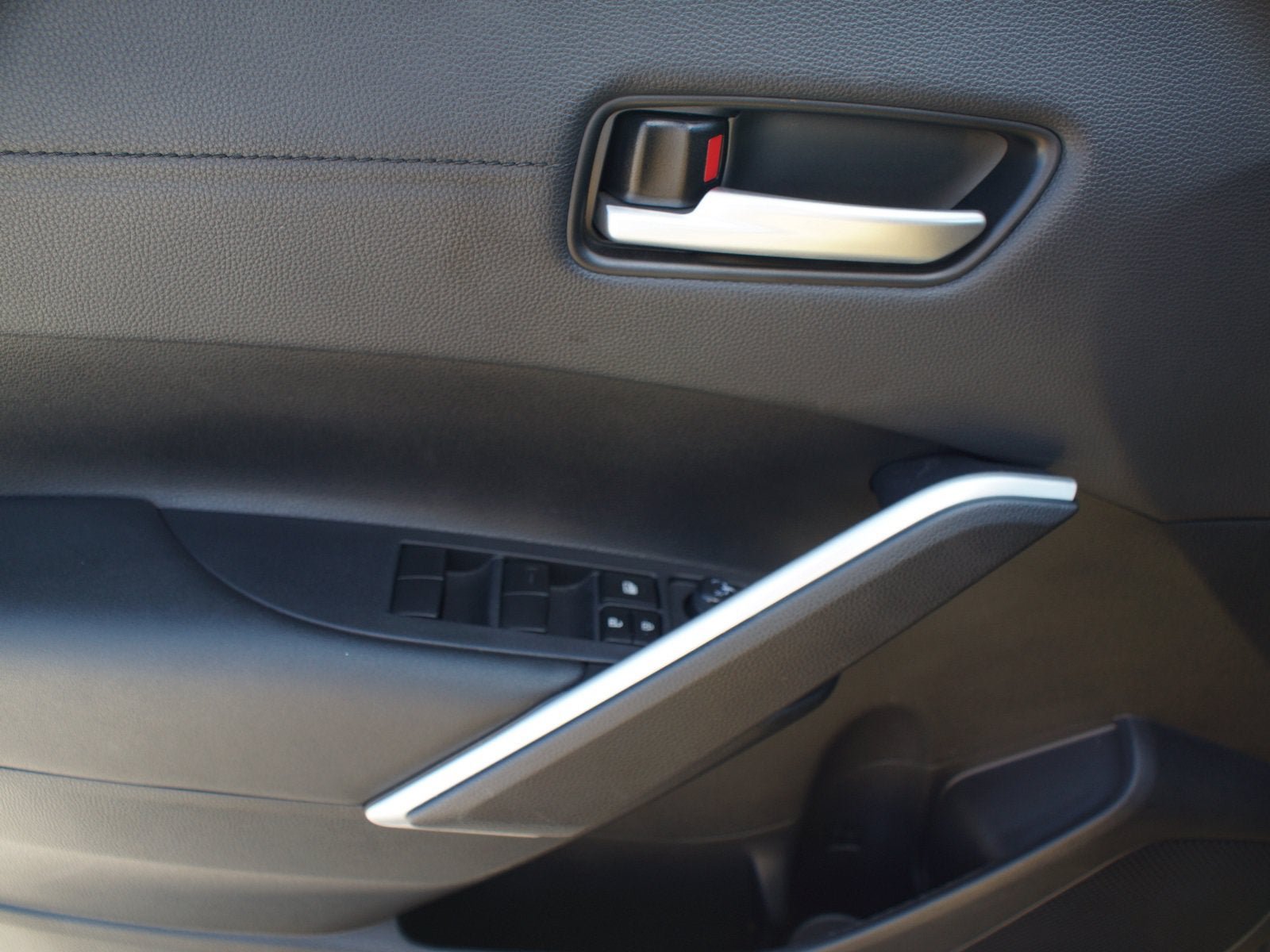 Used 2023 Toyota Corolla Cross AWD Hybrid image 27