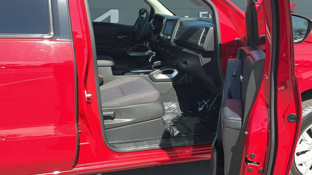 Used 2023 Nissan Frontier SV w/ Tow Package RWD image 11