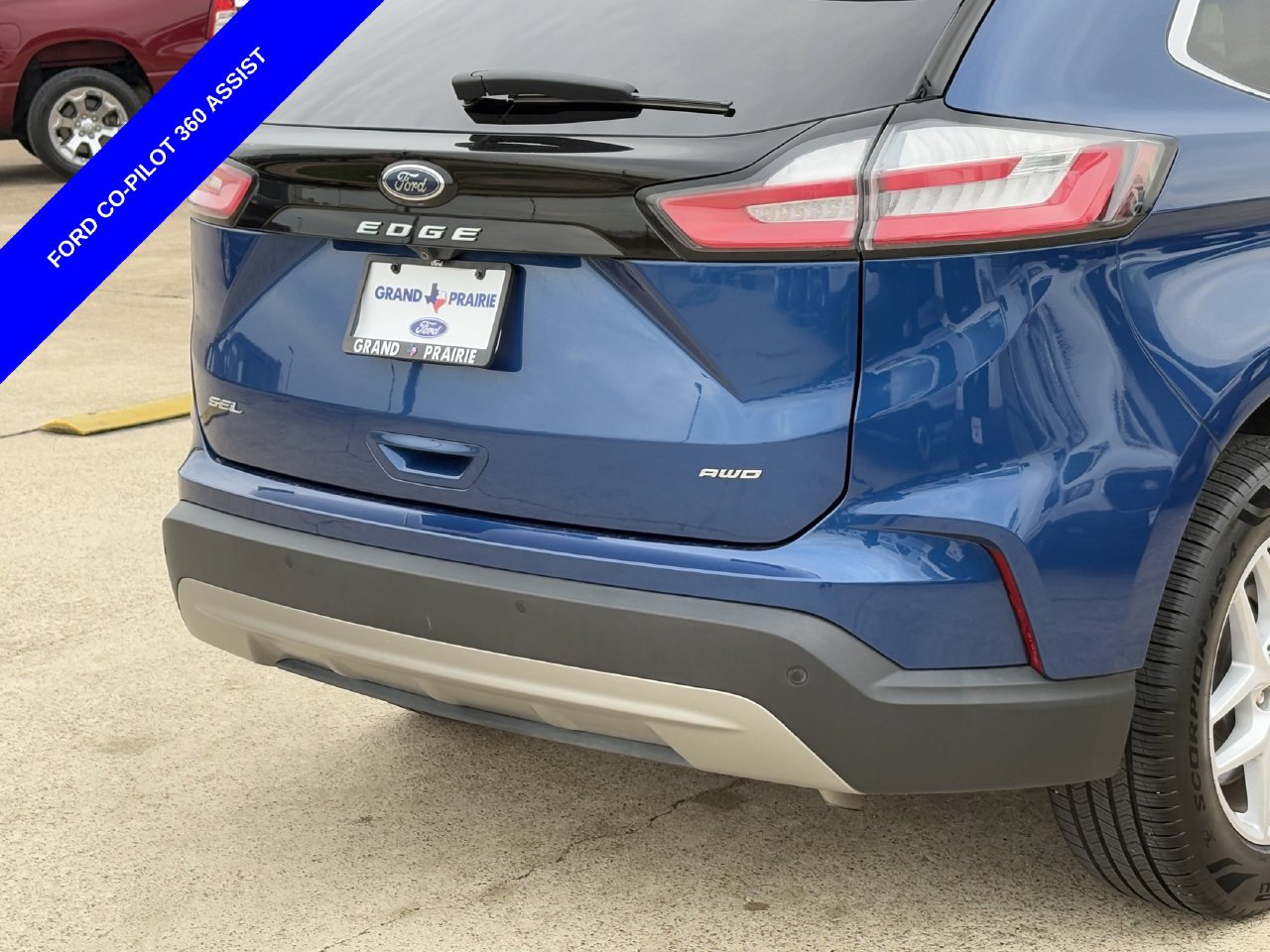 Used 2023 Ford Edge SEL AWD/4WD image 8