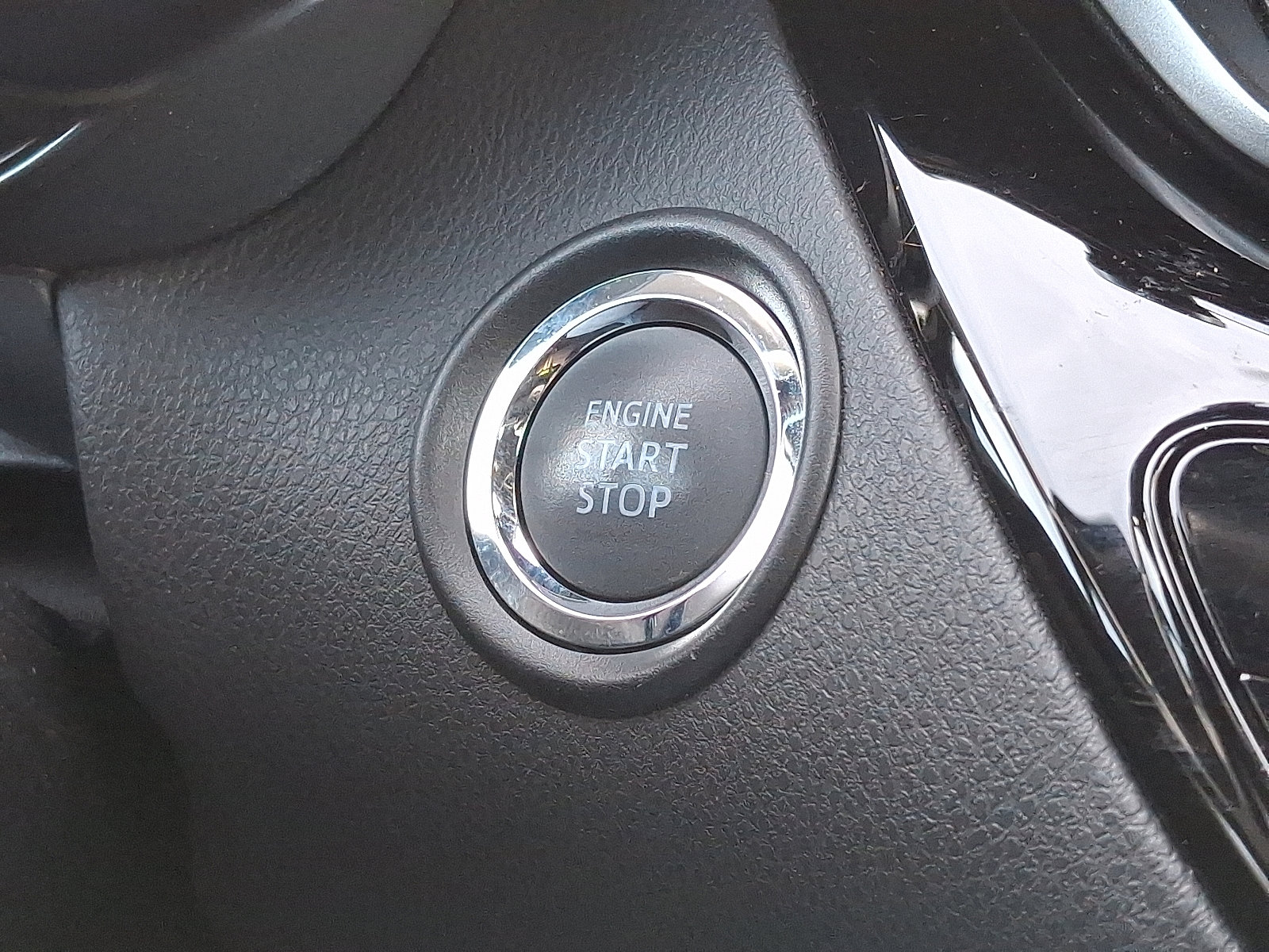 Certified 2021 Toyota C-HR XLE image 24