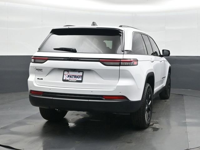 New 2025 Jeep Grand Cherokee Altitude image 8