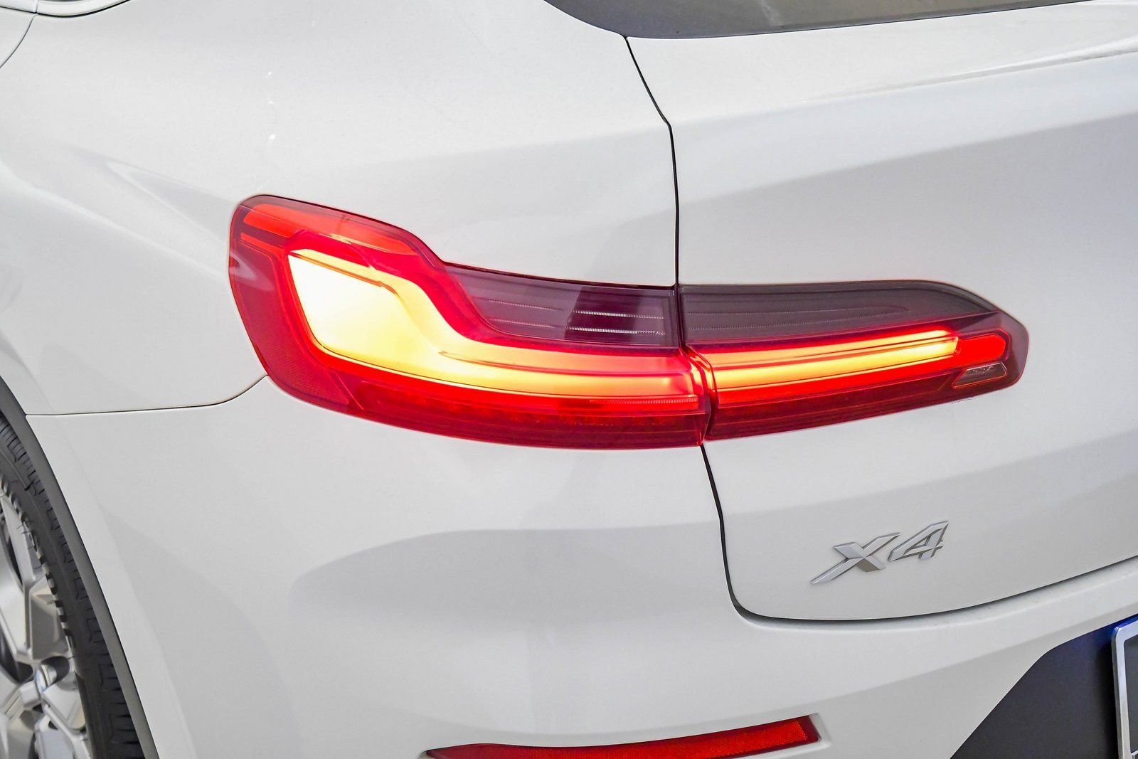 Certified 2023 BMW X4 xDrive30i w/ Premium Package image 11