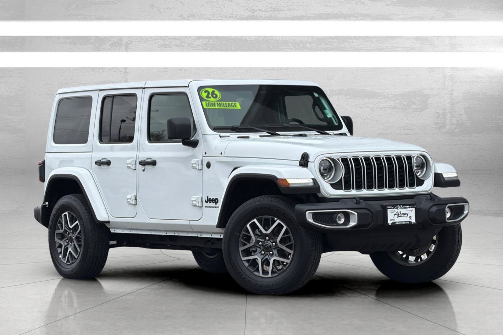 Used 2026 Jeep Wrangler Unlimited Sahara AWD/4WD image 2
