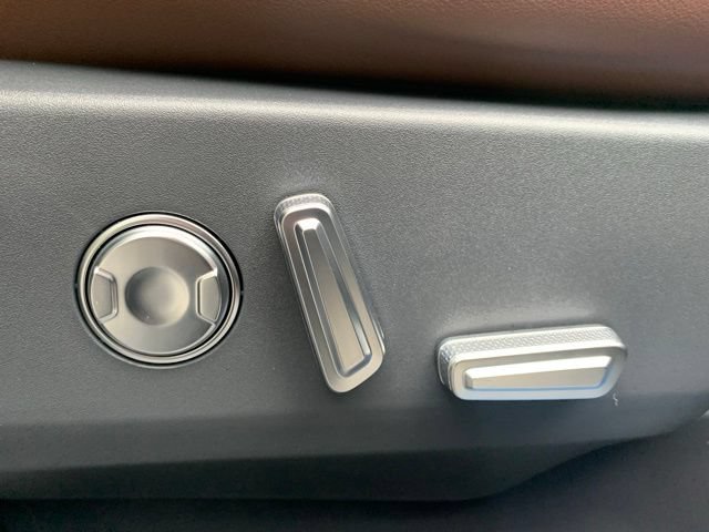 New 2026 Lincoln Nautilus Reserve w/ Jet Appearance Package AWD/4WD image 15