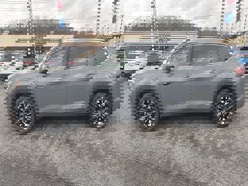New 2025 Volkswagen Atlas SEL Premium R-Line video 3