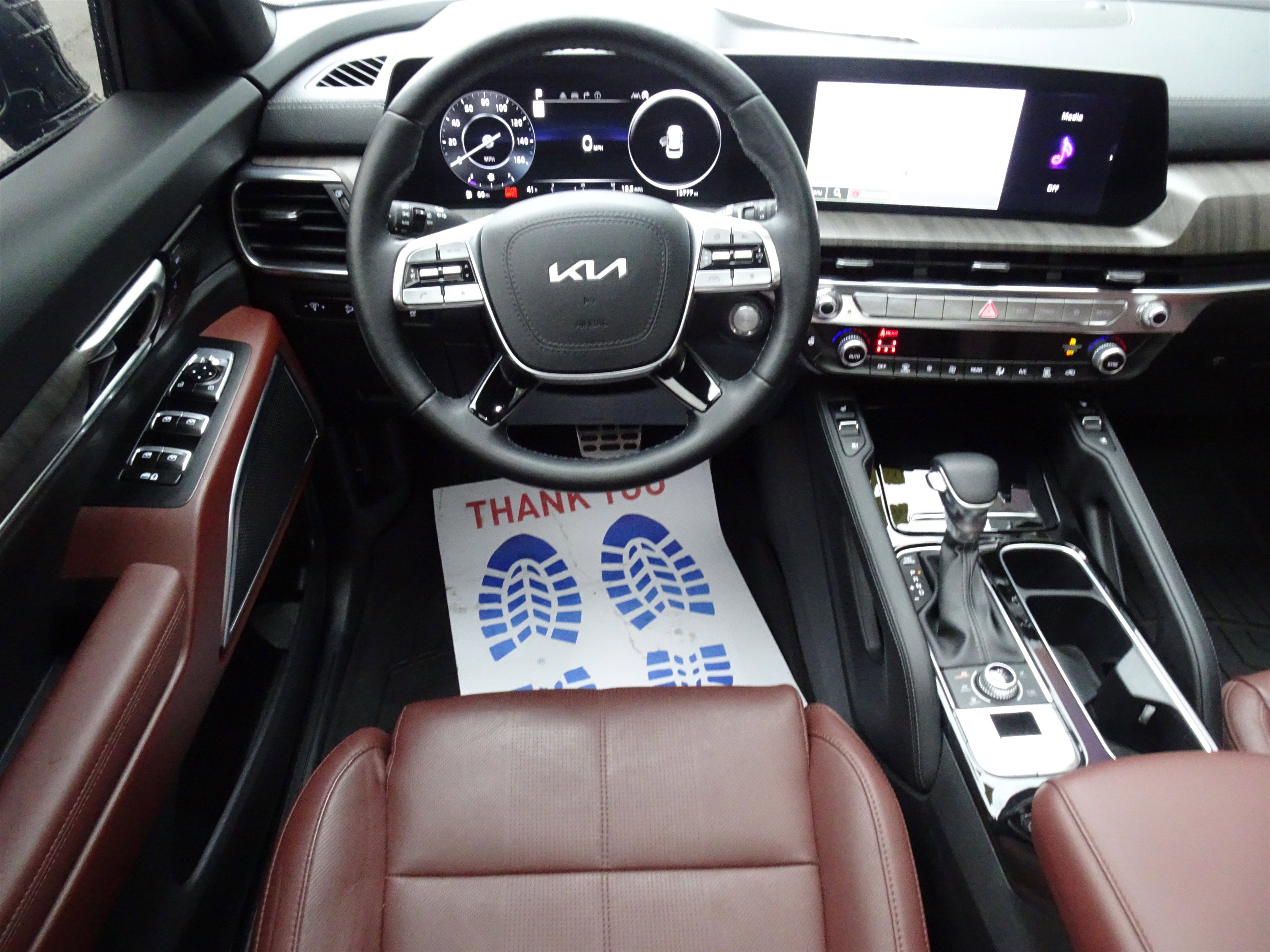 Used 2024 Kia Telluride SX w/ Towing Package image 14