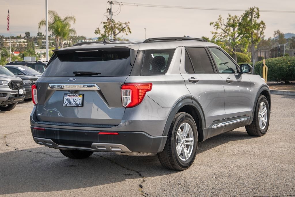 Used 2022 Ford Explorer XLT w/ Equipment Group 202A image 7
