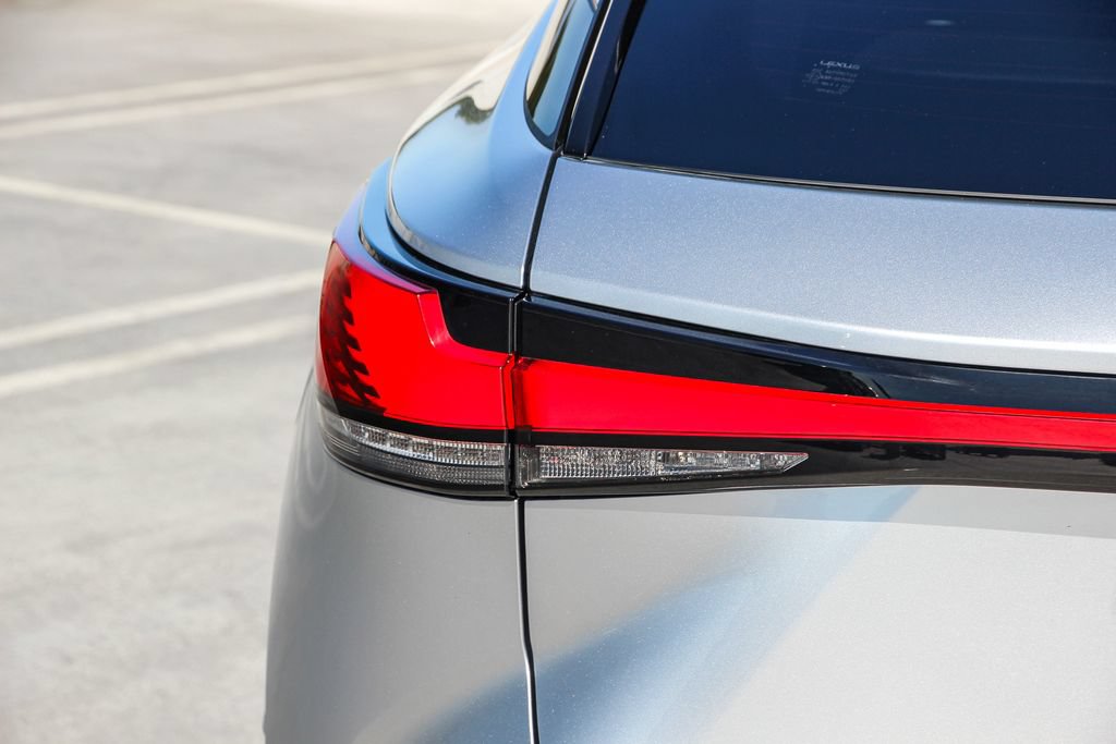 Certified 2024 Lexus RX 450h AWD w/ Convenience Package image 8