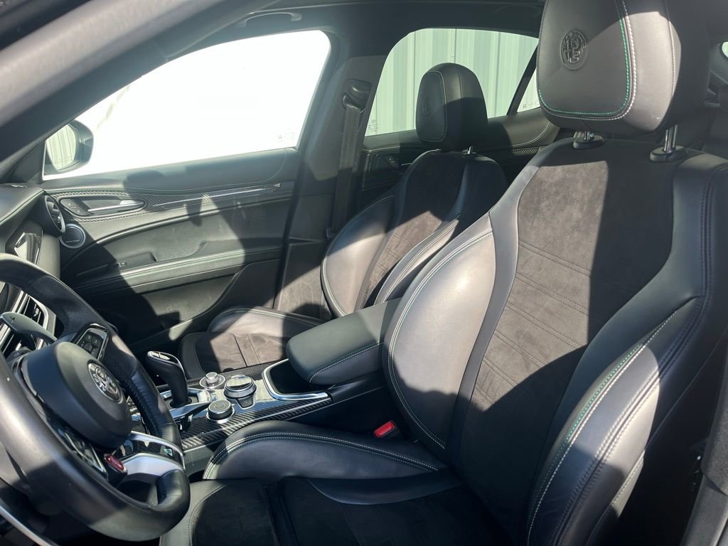 Used 2020 Alfa Romeo Stelvio Quadrifoglio image 3
