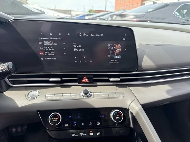 Used 2024 Hyundai Elantra SEL image 20