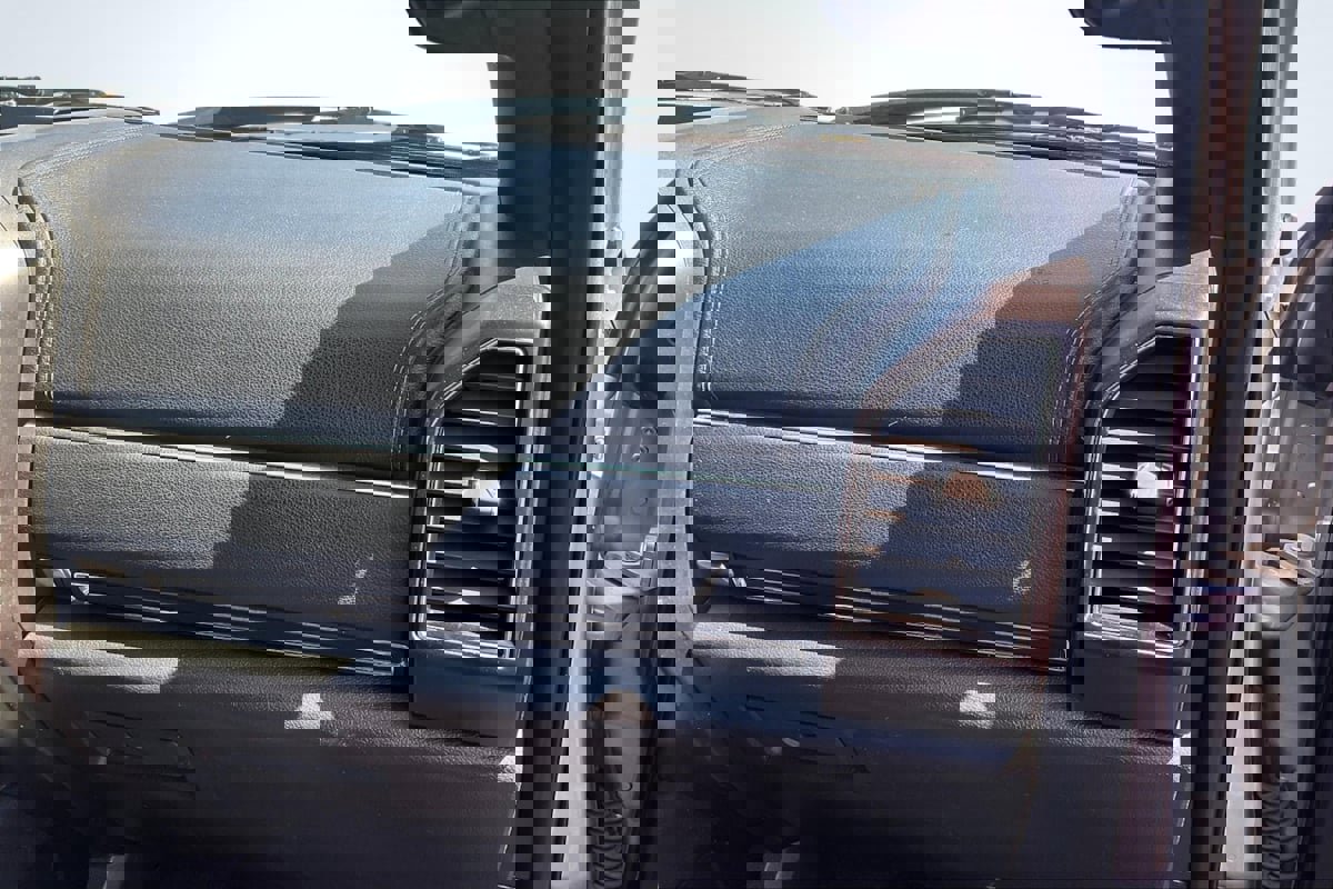 Used 2020 Ford Expedition Limited image 17