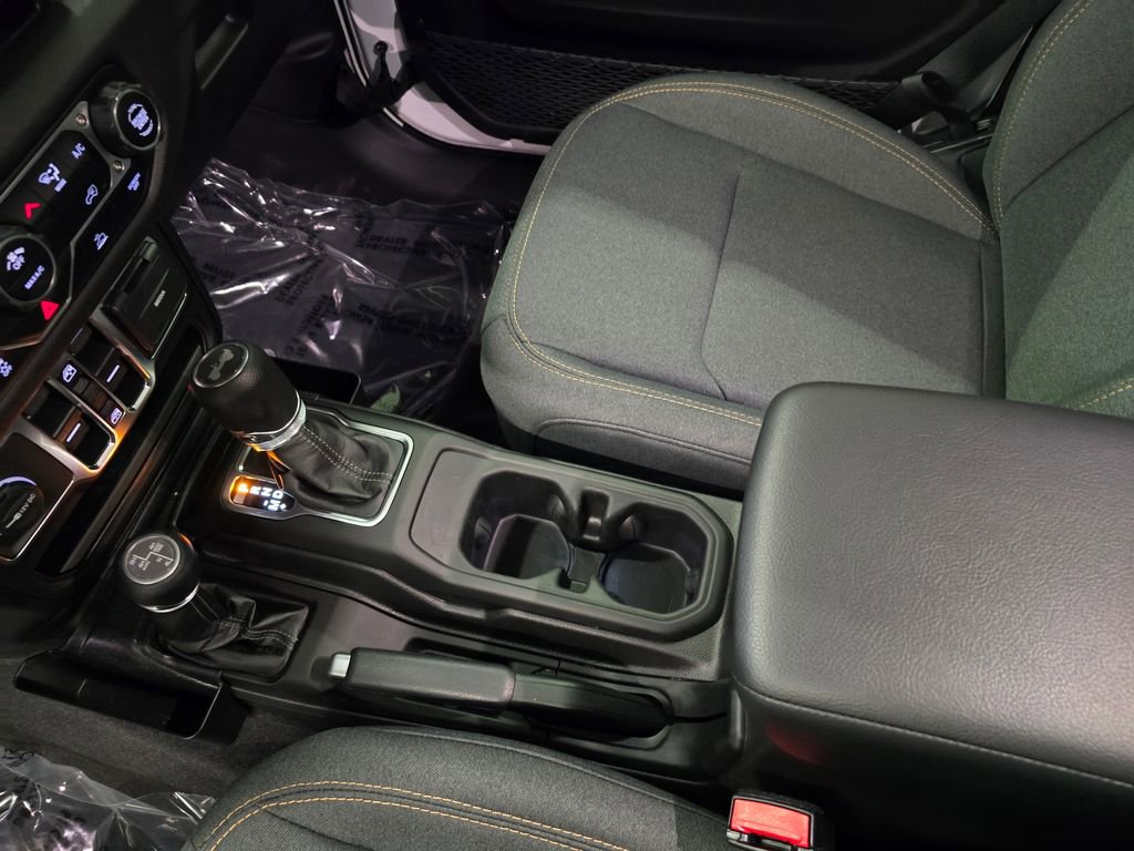 Used 2025 Jeep Wrangler Sport S image 27