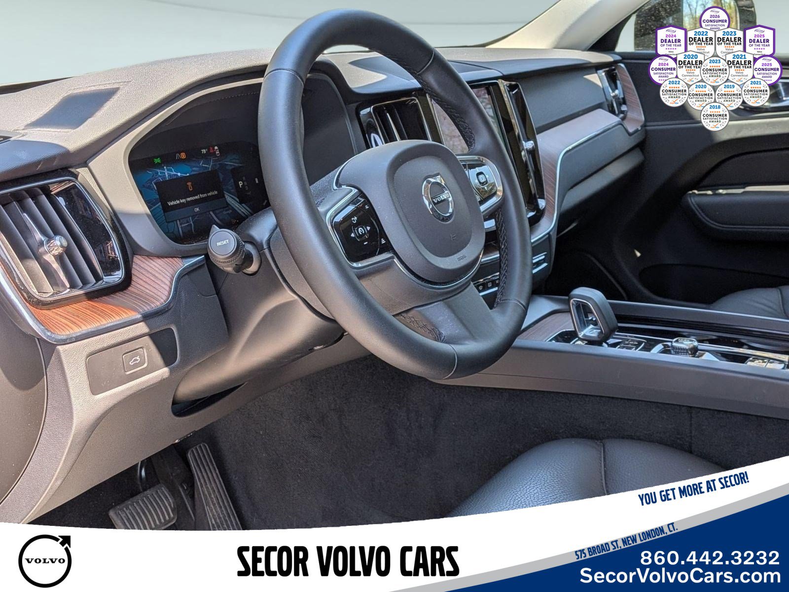 Used 2023 Volvo XC60 B5 Plus w/ Climate Package AWD/4WD image 13