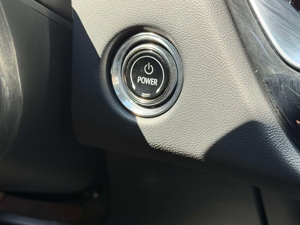 Used 2024 Cadillac Lyriq Luxury AWD/4WD image 25