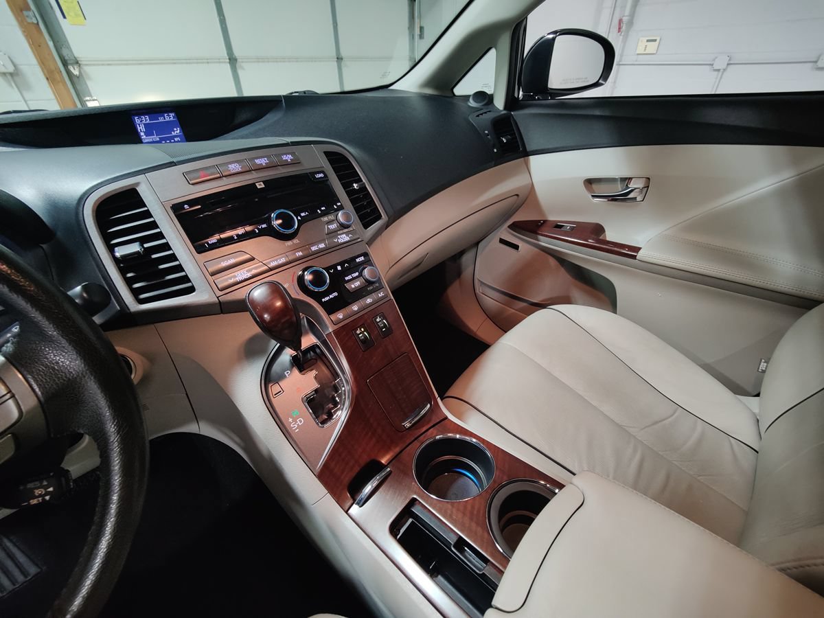 Used 2009 Toyota Venza w/ Comfort Pkg FWD image 31