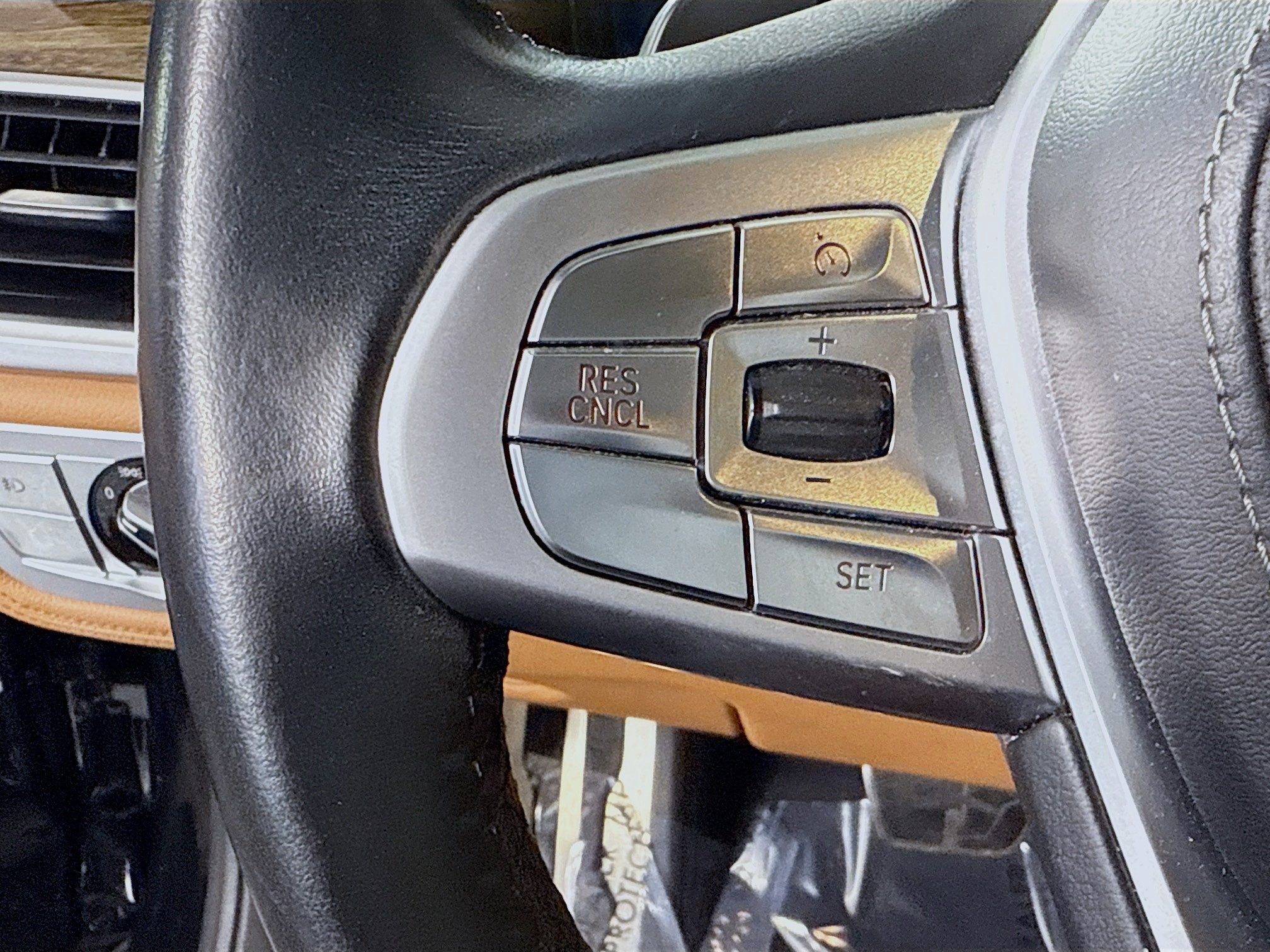 Used 2019 BMW 740i w/ Executive Package image 14