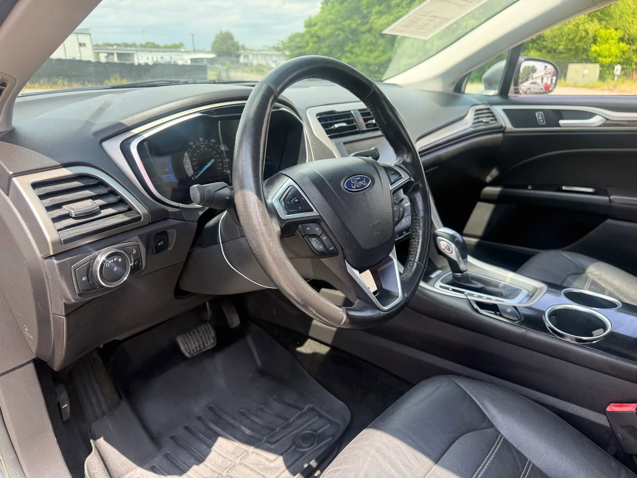Used 2013 Ford Fusion SE FWD image 17