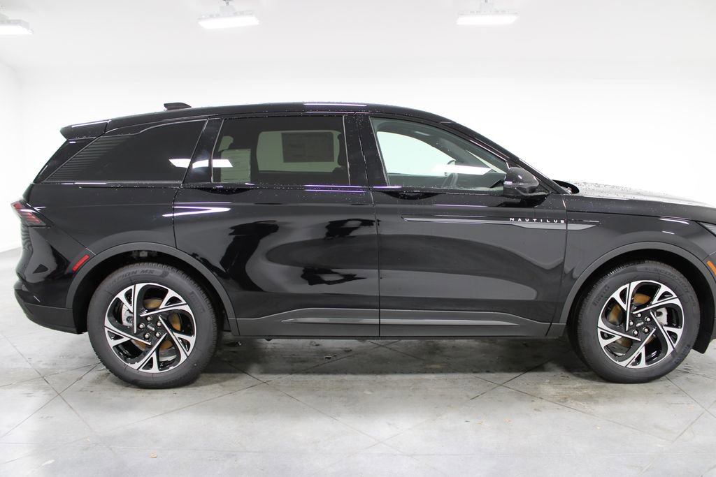 New 2025 Lincoln Nautilus Premier w/ Equipment Group 102A image 10