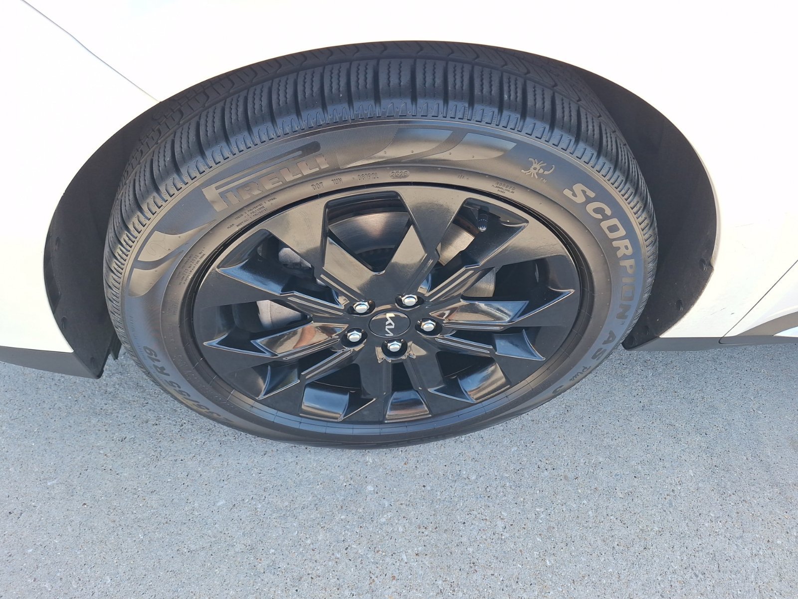 Used 2022 Kia Carnival SX FWD image 11
