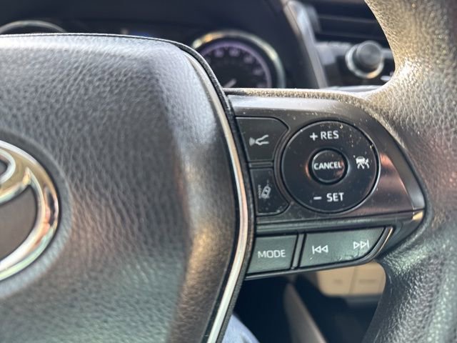 Used 2020 Toyota Camry LE image 31