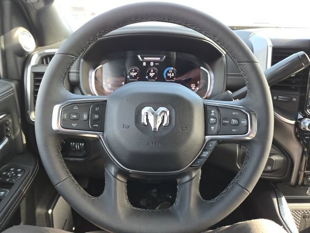Used 2025 RAM 2500 Laramie AWD/4WD image 17