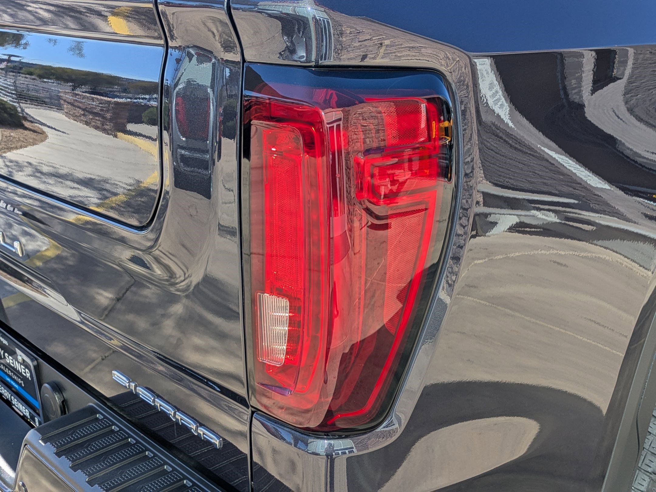 Certified 2023 GMC Sierra 1500 Denali w/ Technology Package AWD/4WD image 12