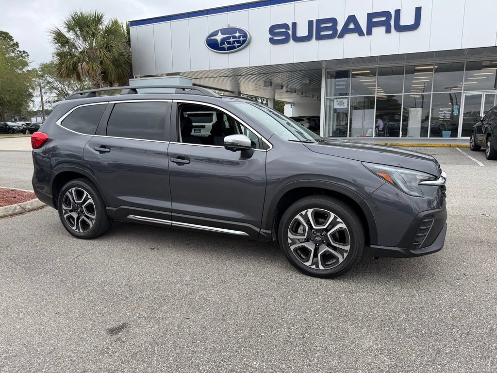 Used 2023 Subaru Ascent Limited w/ Technology Package AWD/4WD image 1