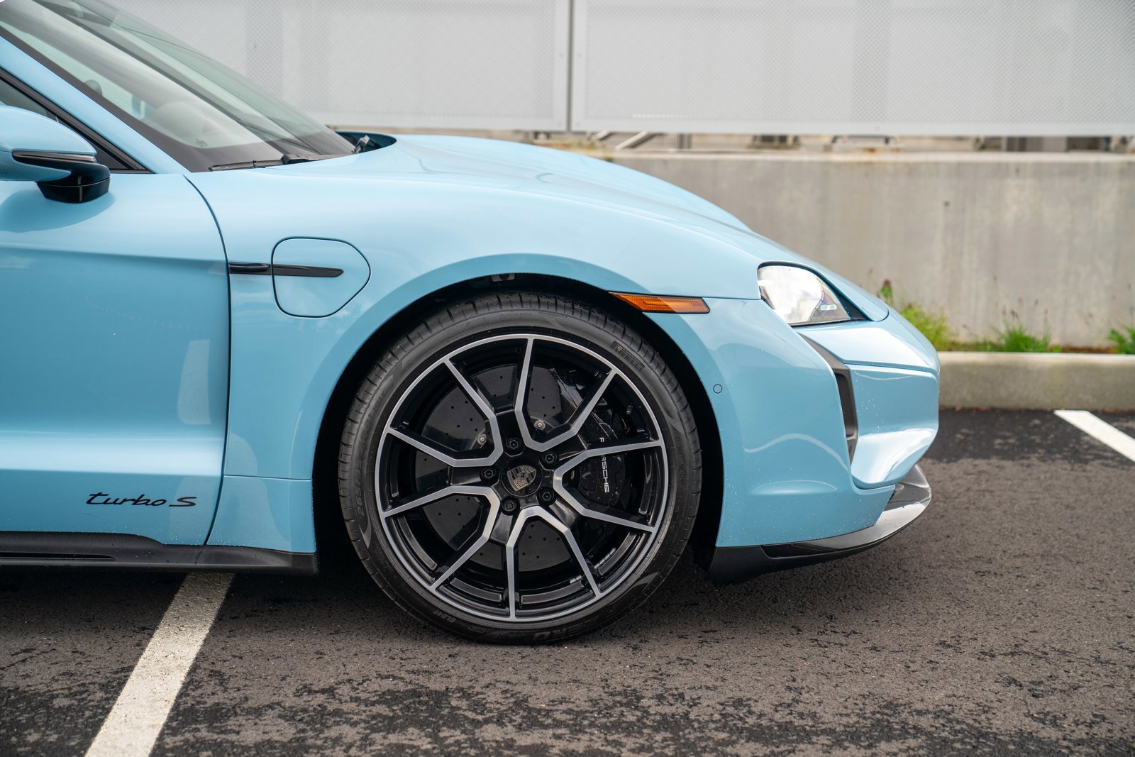 Certified 2025 Porsche Taycan Turbo image 9