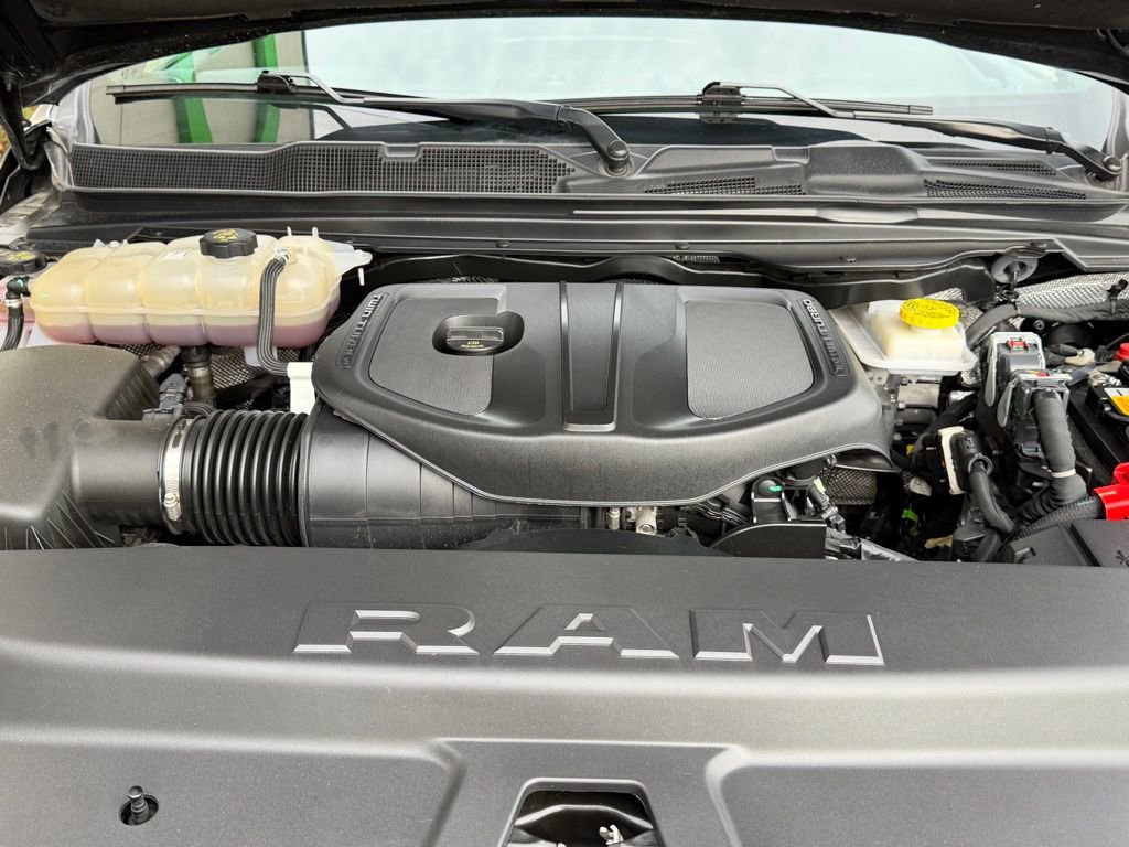 Used 2025 RAM 1500 Big Horn AWD/4WD image 7
