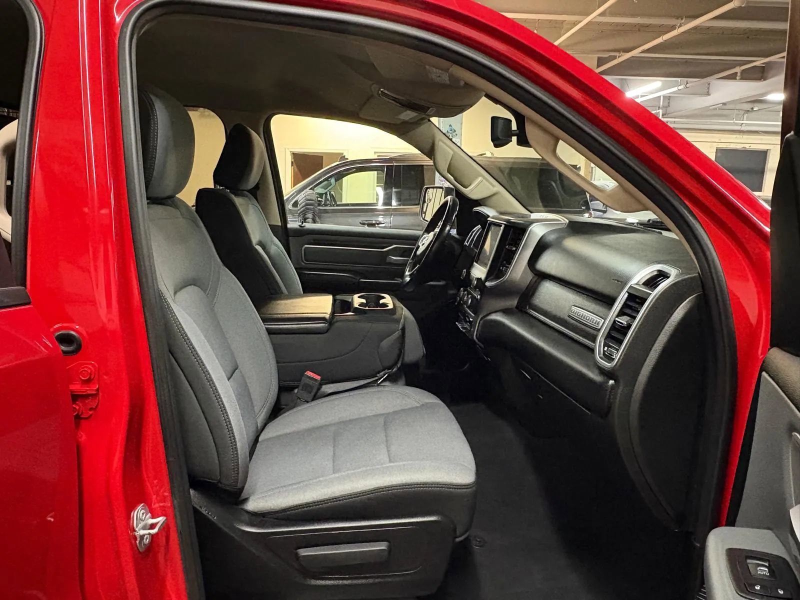 Used 2019 RAM 1500 Big Horn AWD/4WD image 17