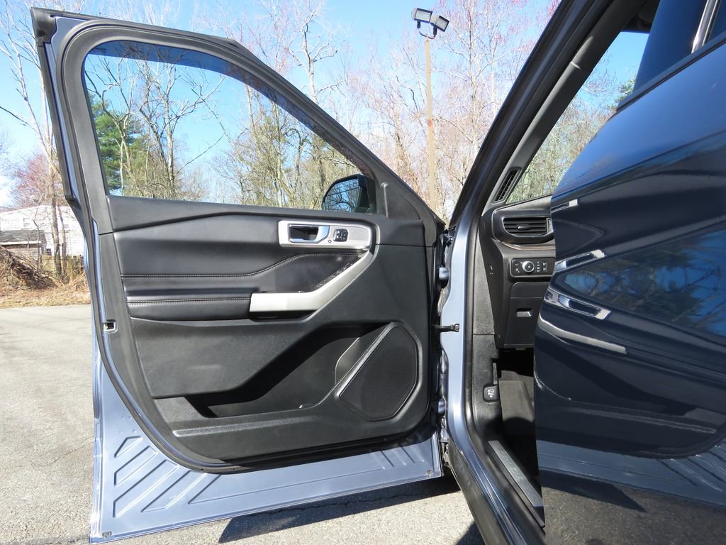 Used 2021 Ford Explorer Limited w/ Hybrid Equipment Group 310A image 9